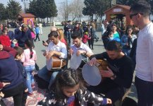 Весенняя сказка на Бакинском бульваре (ФОТО)