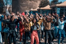 Азербайджанская участница "Евровидения" провела флешмоб со студентами (ФОТО, ВИДЕО)