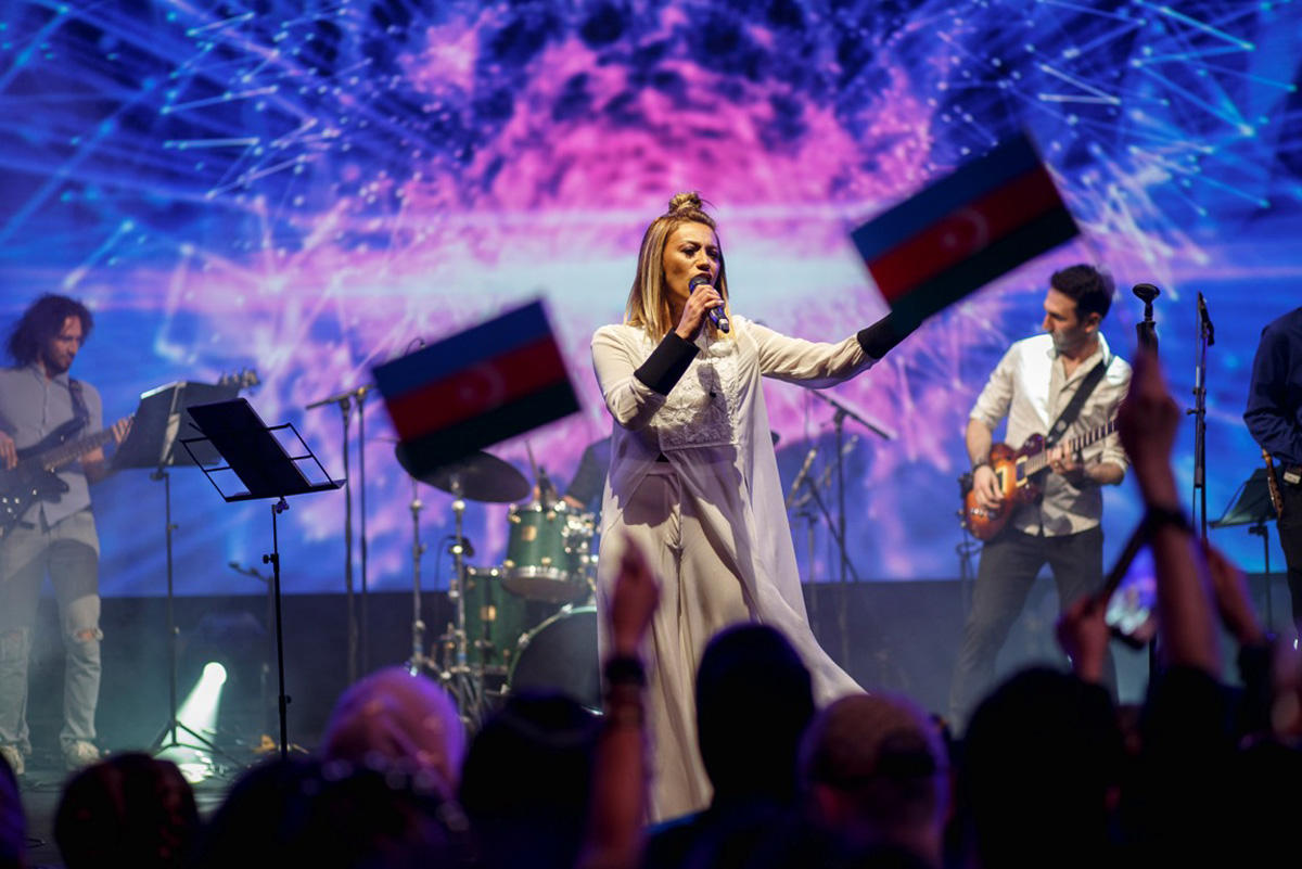 Азербайджанская певица устроила праздник в Дубае (ФОТО, ВИДЕО)