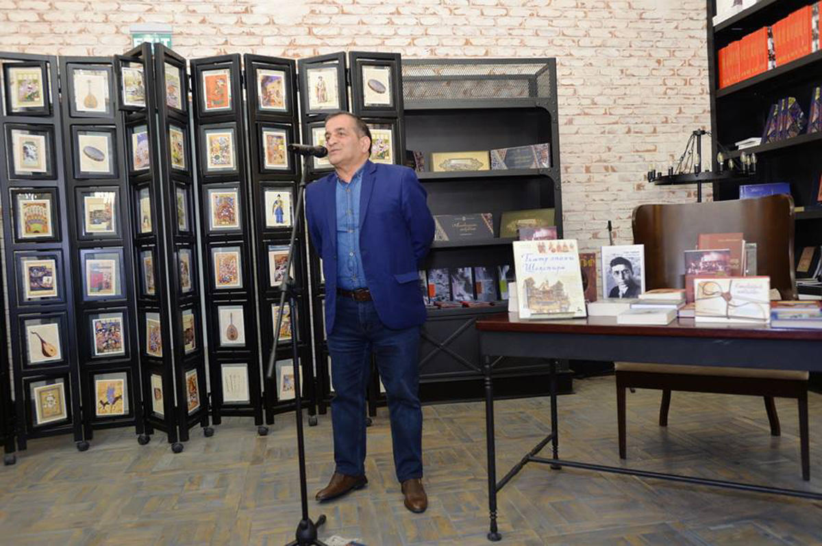 Всемирный день театра в Бакинском книжном центре (ФОТО)