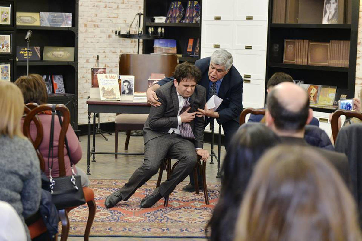 Всемирный день театра в Бакинском книжном центре (ФОТО)