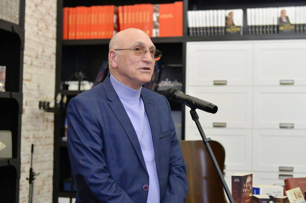 Всемирный день театра в Бакинском книжном центре (ФОТО)