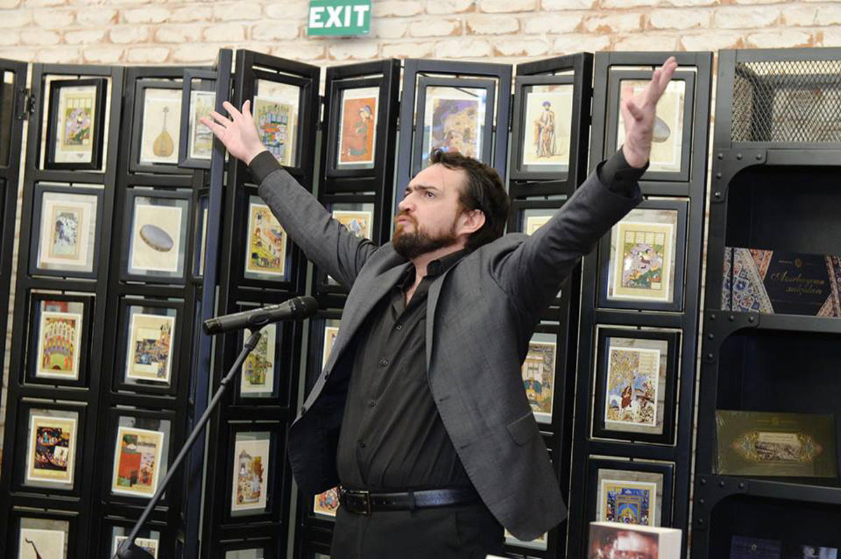 Всемирный день театра в Бакинском книжном центре (ФОТО)