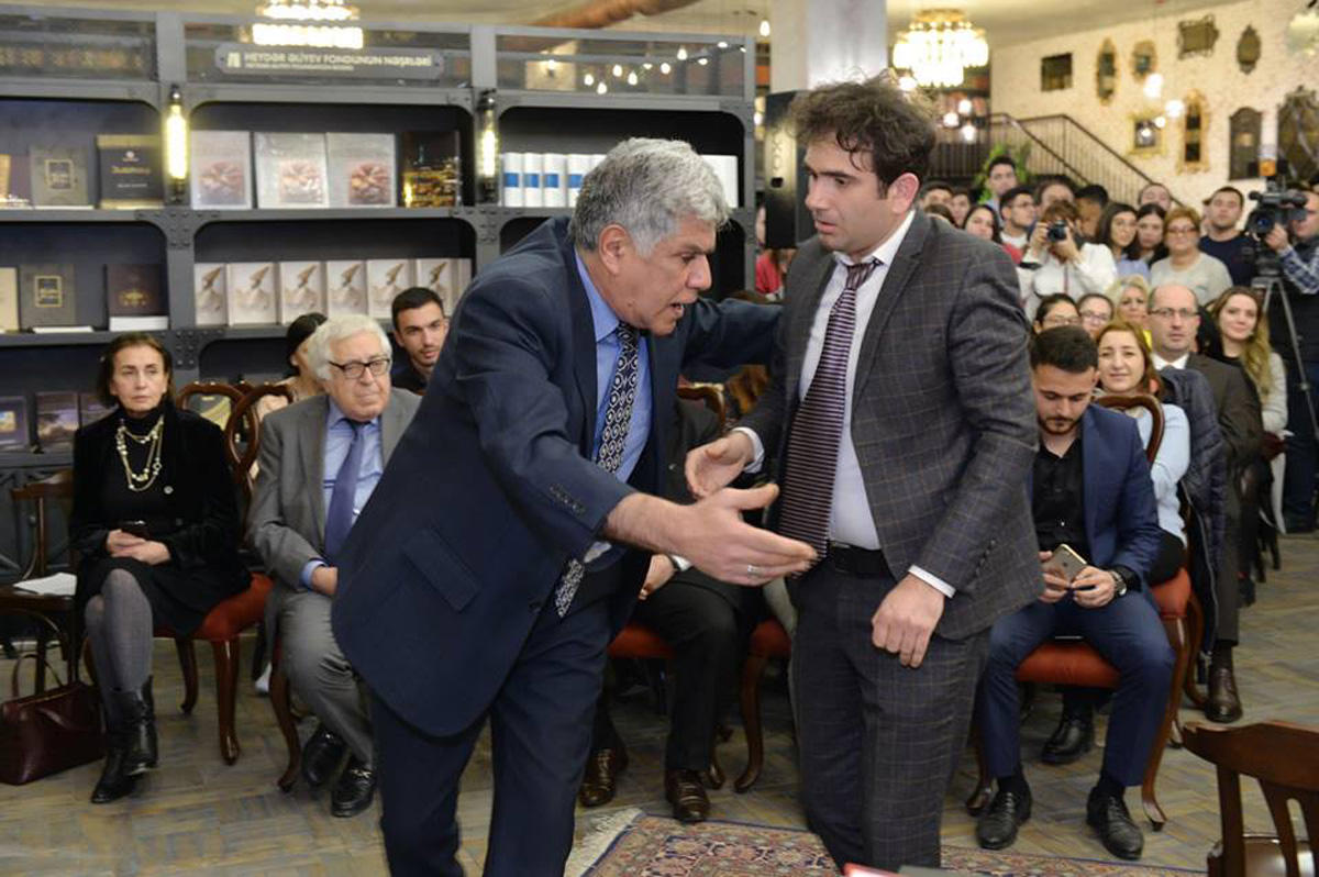 Всемирный день театра в Бакинском книжном центре (ФОТО)