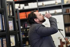 Всемирный день театра в Бакинском книжном центре (ФОТО)