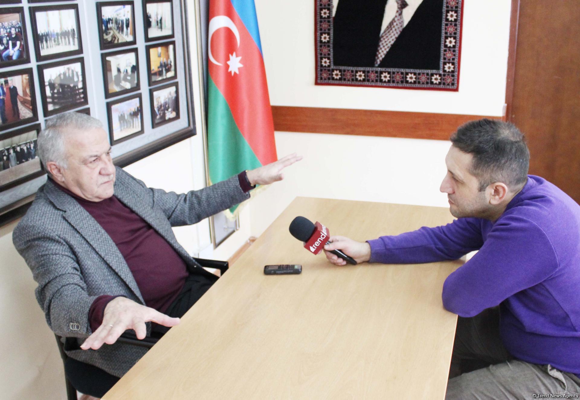 Чайханщик, Mamma Roza и предсказатель будущего – читайте  в сегодняшнем выпуске:
Совместный проект "Легенды азербайджанских спецслужб" (ФОТО)