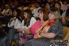 Прекрасная весна и швейцарские музыканты в Баку (ФОТО)