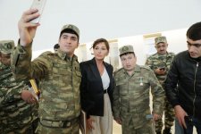 Первый вице-президент Мехрибан Алиева встретилась с военнослужащими, которых обеспечили высокотехнологичными протезами (ФОТО) (версия 2)