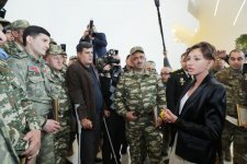 Первый вице-президент Мехрибан Алиева встретилась с военнослужащими, которых обеспечили высокотехнологичными протезами (ФОТО) (версия 2)