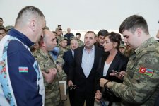 Первый вице-президент Мехрибан Алиева встретилась с военнослужащими, которых обеспечили высокотехнологичными протезами (ФОТО) (версия 2)