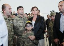 Первый вице-президент Мехрибан Алиева встретилась с военнослужащими, которых обеспечили высокотехнологичными протезами (ФОТО) (версия 2)