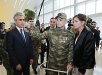Первый вице-президент Мехрибан Алиева встретилась с военнослужащими, которых обеспечили высокотехнологичными протезами (ФОТО) (версия 2)