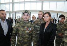 Первый вице-президент Мехрибан Алиева встретилась с военнослужащими, которых обеспечили высокотехнологичными протезами (ФОТО) (версия 2)
