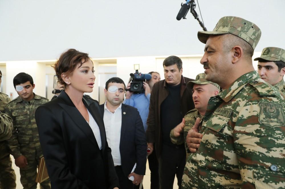 Первый вице-президент Мехрибан Алиева встретилась с военнослужащими, которых обеспечили высокотехнологичными протезами (ФОТО) (версия 2)