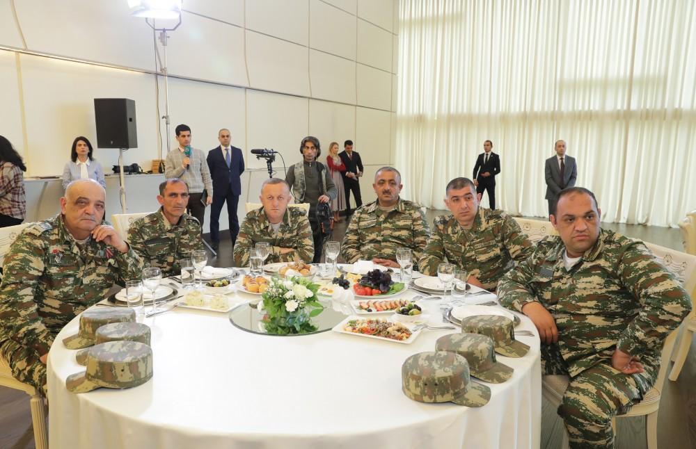 Первый вице-президент Мехрибан Алиева встретилась с военнослужащими, которых обеспечили высокотехнологичными протезами (ФОТО) (версия 2)