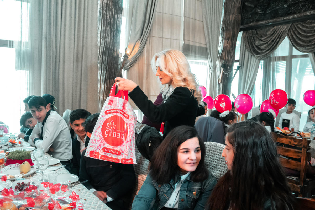 Для воспитанников Ходжалинской школы проведена благотворительная акция (ФОТО)