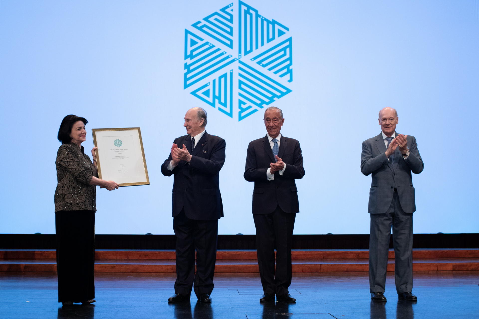 Президент Португалии вручил Фирангиз Ализаде музыкальную премию Aga Khan Foundation (ФОТО)