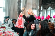 Для воспитанников Ходжалинской школы проведена благотворительная акция (ФОТО)