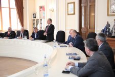 В Баку прошла презентация книги "Гейдар Алиев - вершина нашей национально-политической элиты" (ФОТО)