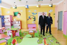 Президент Ильхам Алиев принял участие в открытии в бакинском поселке жилого комплекса для вынужденных переселенцев (ФОТО)