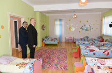 Президент Ильхам Алиев принял участие в открытии в бакинском поселке жилого комплекса для вынужденных переселенцев (ФОТО)