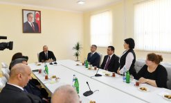 Президент Ильхам Алиев принял участие в открытии в бакинском поселке жилого комплекса для вынужденных переселенцев (ФОТО)