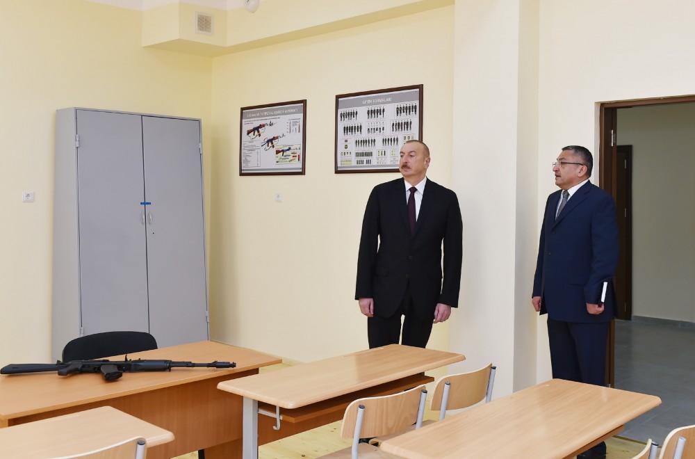 Президент Ильхам Алиев принял участие в открытии в бакинском поселке жилого комплекса для вынужденных переселенцев (ФОТО)