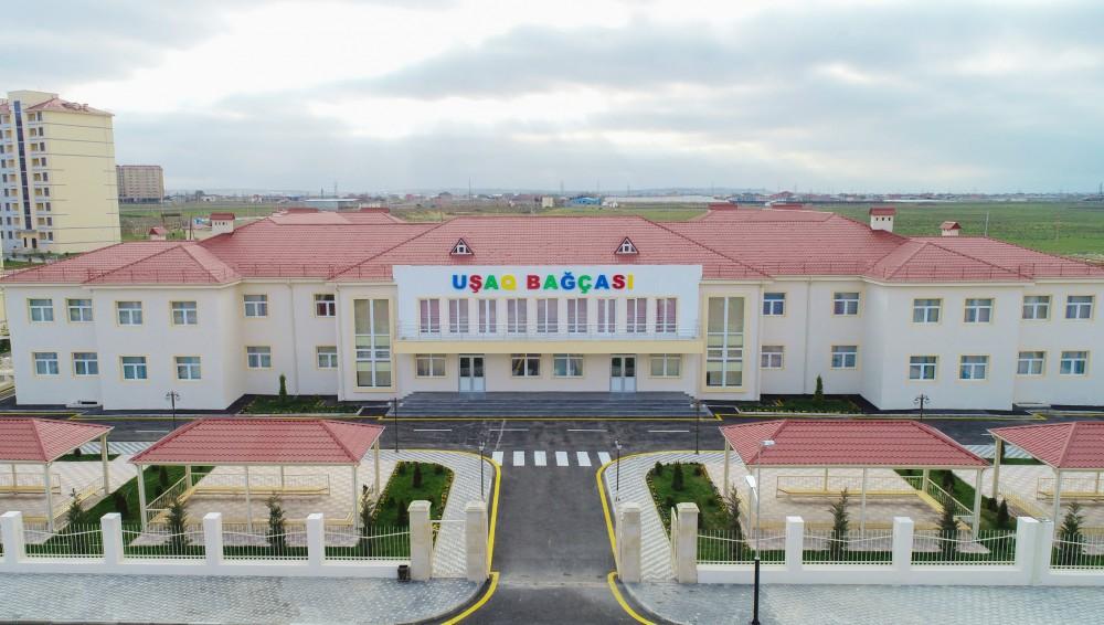 Президент Ильхам Алиев принял участие в открытии в бакинском поселке жилого комплекса для вынужденных переселенцев (ФОТО)