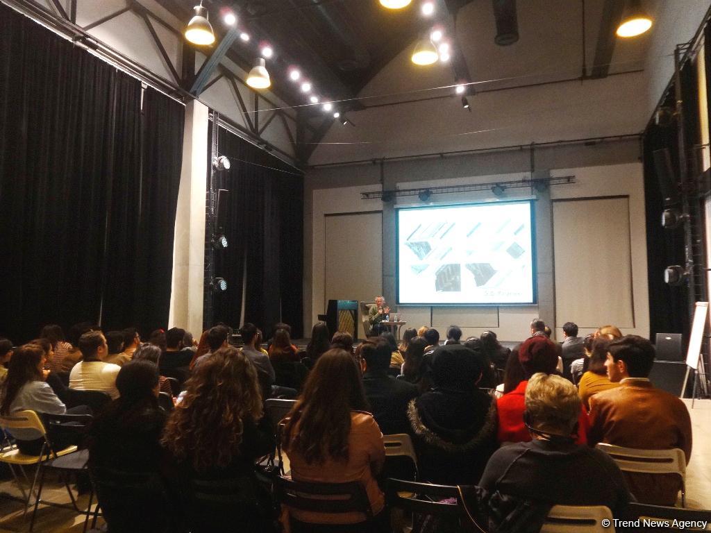 В Баку рассказали о том, почему архитекторам пора выбраться из своей башни (ФОТО)