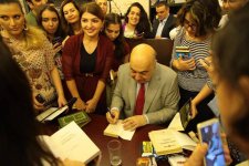 Маэстро Чингиз Абдуллаев отмечает юбилей: Он соткан из стальной воли и пламенных убеждений (ФОТО)