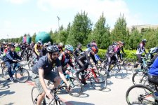 В Баку прошел велопробег под девизом «Меньше машин, больше жизни» (ФОТО)