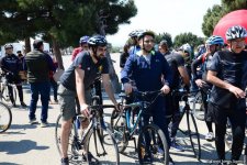 В Баку прошел велопробег под девизом «Меньше машин, больше жизни» (ФОТО)