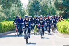В Баку прошел велопробег под девизом «Меньше машин, больше жизни» (ФОТО)