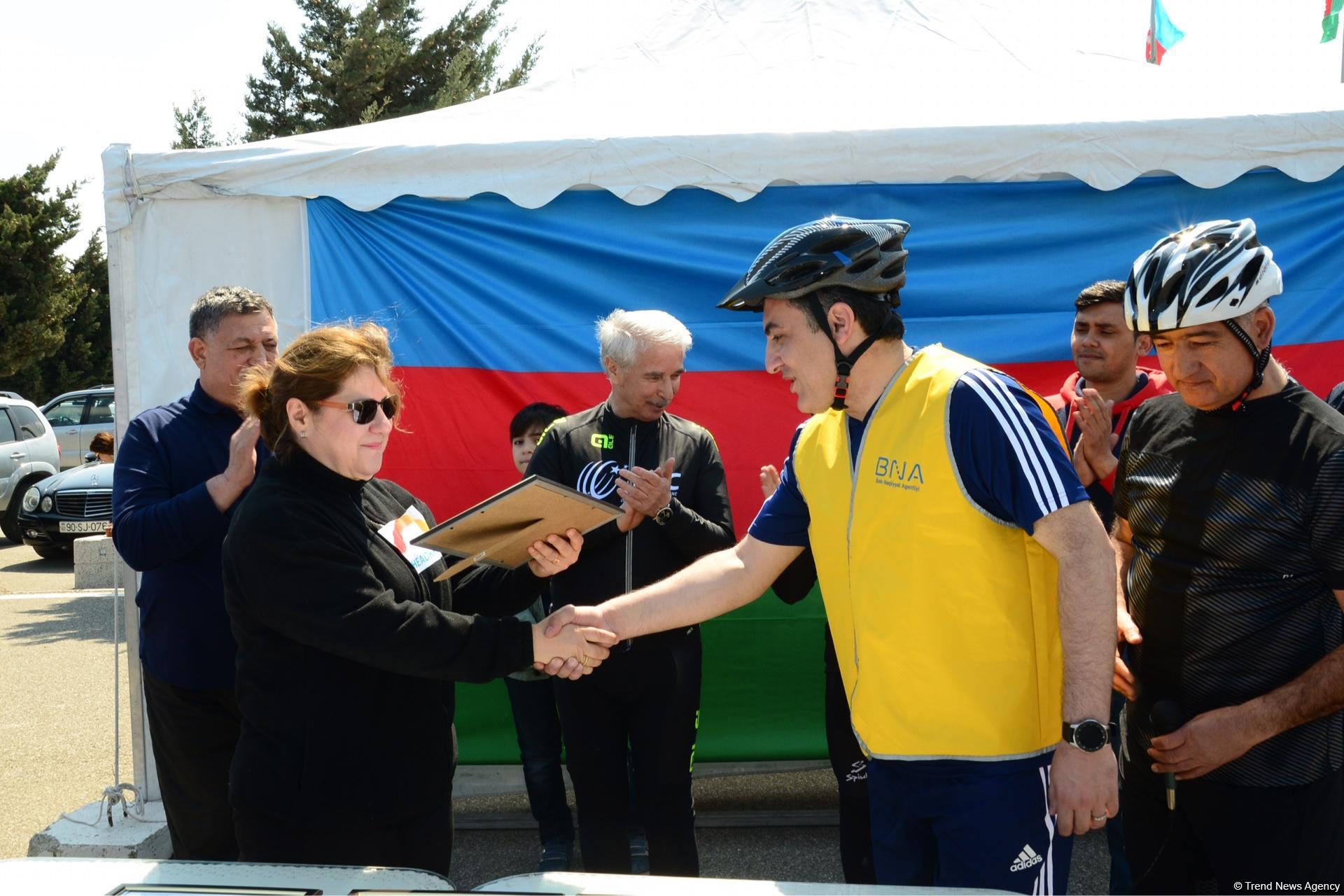 В Баку прошел велопробег под девизом «Меньше машин, больше жизни» (ФОТО)