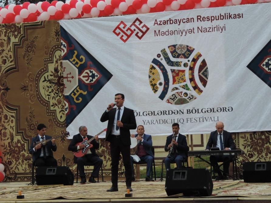 Путешествие в Агдаш: выступление канатоходца и выставка сувениров (ФОТО)