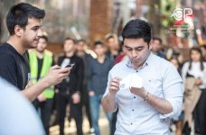 В Баку проведен чемпионат по бумажным самолетикам (ФОТО)