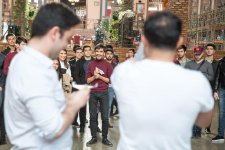 В Баку проведен чемпионат по бумажным самолетикам (ФОТО)