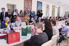 Азербайджанскими сладостями и песнями отметили 100-летие ВГИКа в Баку (ФОТО)