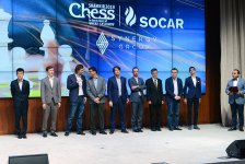 Азербайджанская чайная церемония на покер норвежца  Карлсена (ФОТО)