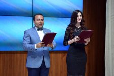 Азербайджанская чайная церемония на покер норвежца  Карлсена (ФОТО)