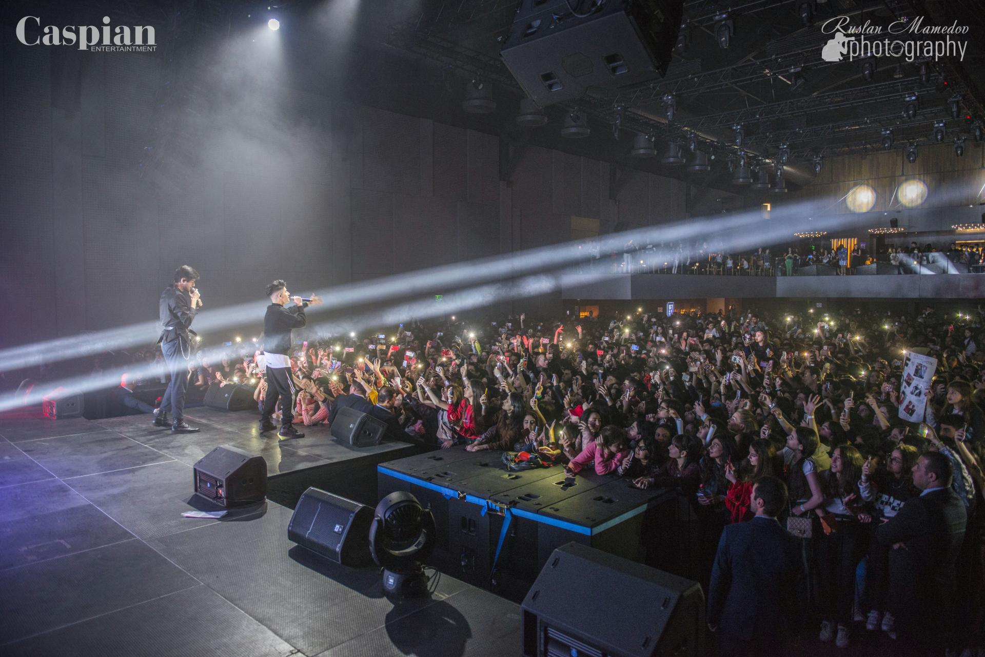 Российские звезды – азербайджанцы Rauf & Faik зажгли вечерний Баку (ВИДЕО, ФОТО)