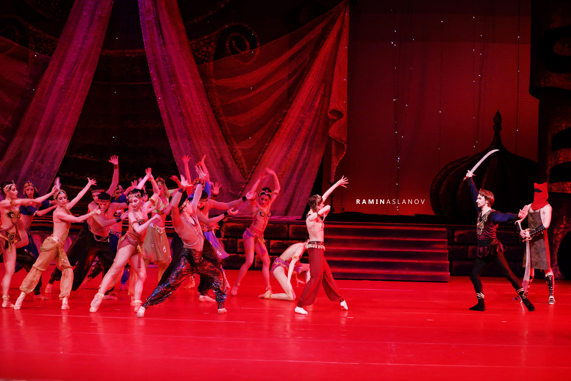 В Баку состоялась грандиозная премьера балета "Тысяча и одна ночь"  (ФОТО)