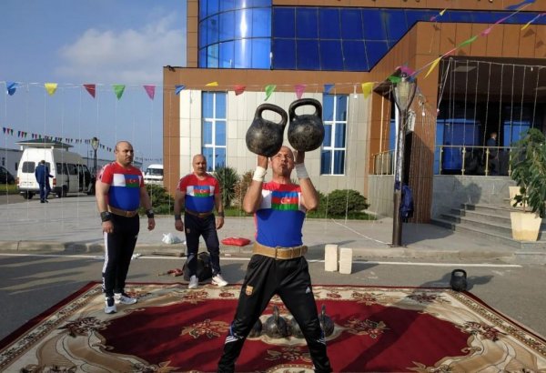 Азербайджанские пехлеваны на празднике искусств в Саатлы (ФОТО)