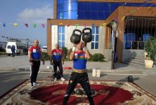 Азербайджанские пехлеваны на празднике искусств в Саатлы (ФОТО)