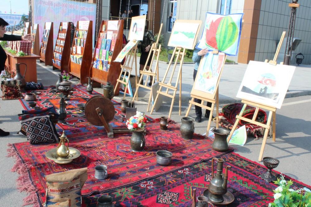 Азербайджанские пехлеваны на празднике искусств в Саатлы (ФОТО)