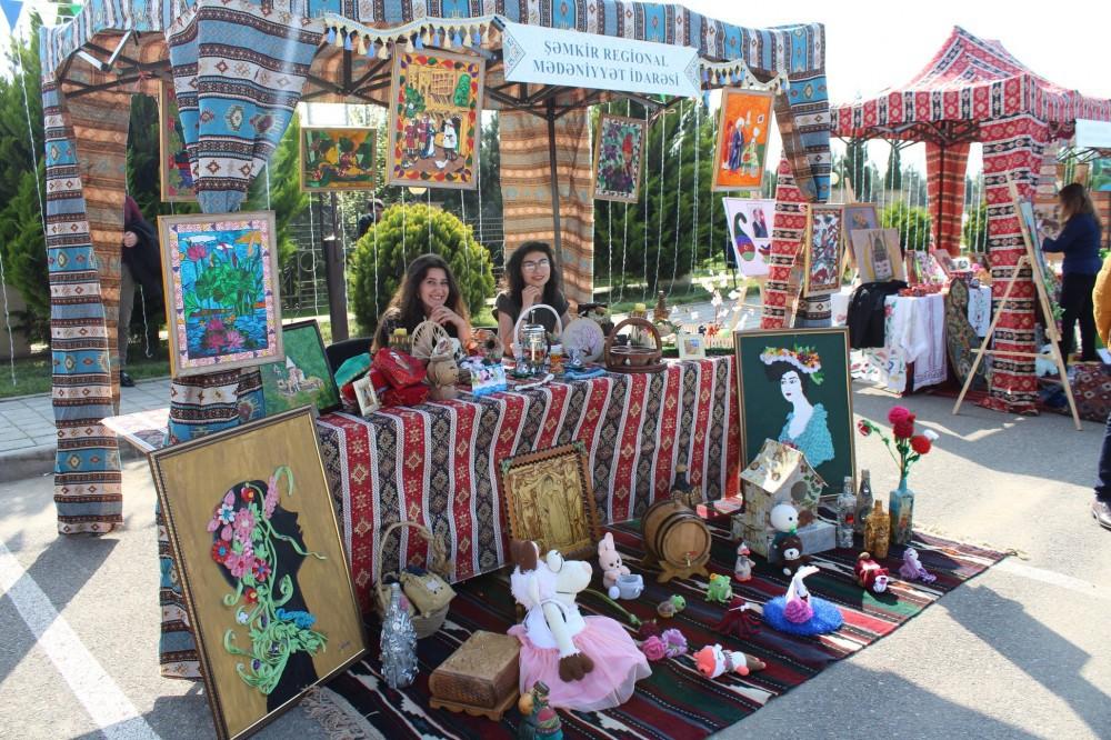 Азербайджанские пехлеваны на празднике искусств в Саатлы (ФОТО)