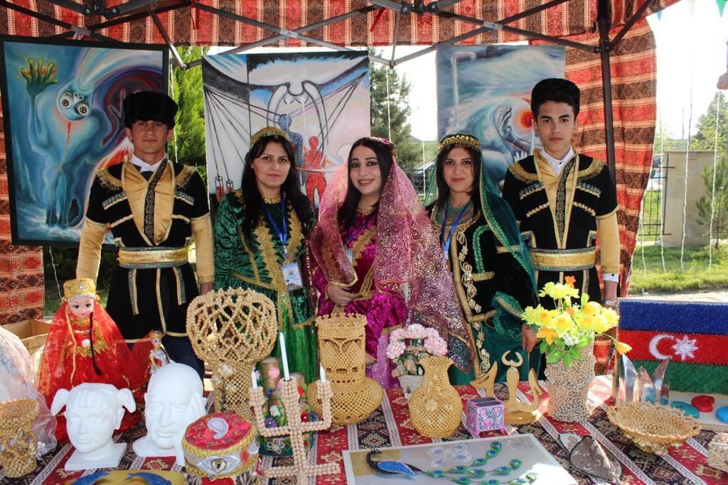 Азербайджанские пехлеваны на празднике искусств в Саатлы (ФОТО)