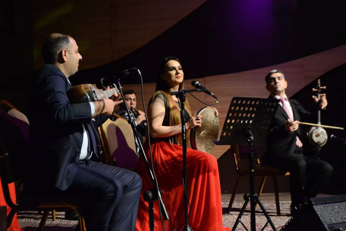 100-летний мугам и теснифы Гаджибабы Гусейнова (ФОТО)