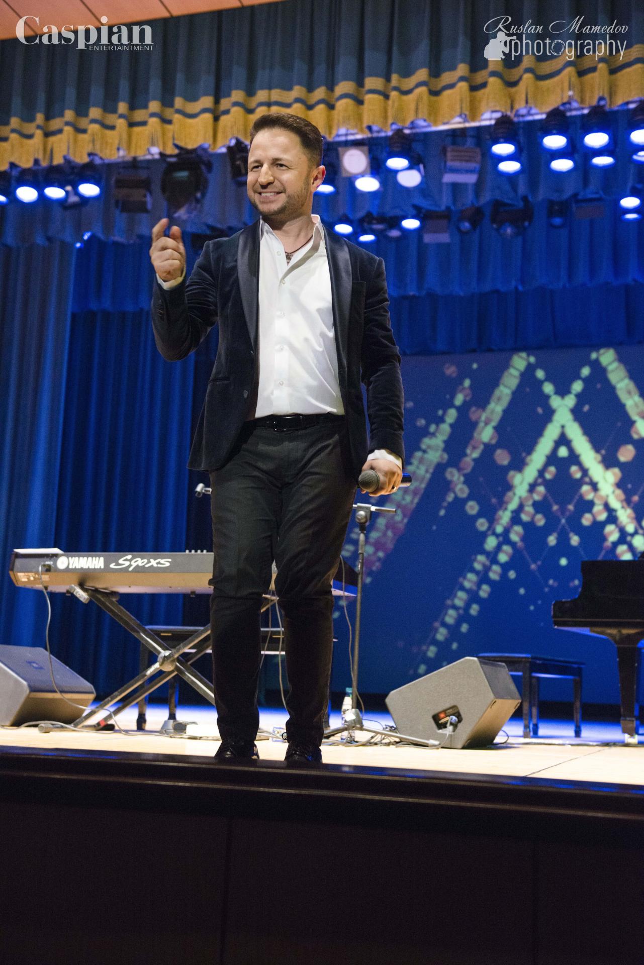 История одной любви Брендона Стоуна в Баку (ВИДЕО, ФОТО)