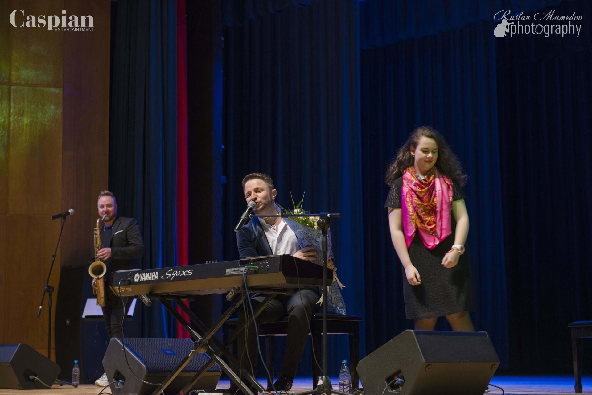 История одной любви Брендона Стоуна в Баку (ВИДЕО, ФОТО)